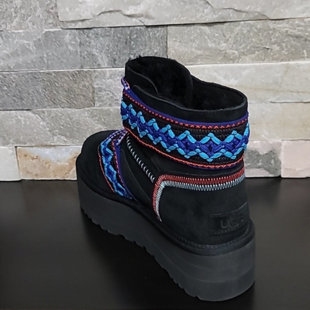 UGG Women's Classic Mini II Braid Platform Boot - Picture 7 of 9